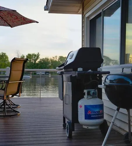 Сasa de vacaciones Eclectic Riverside 3 Season Large Deck