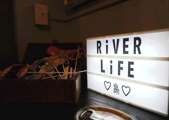 Сasa de vacaciones Eclectic Riverside 3 Season Large Deck *