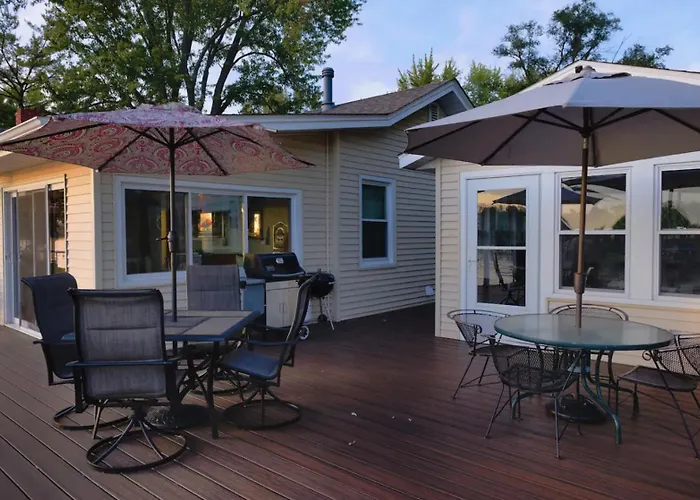 Eclectic Riverside 3 Season Large Deck Сasa de vacaciones *